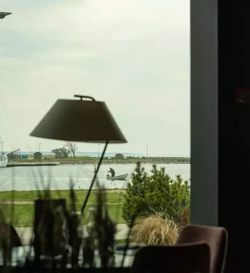ö Seaside Suites & Spa