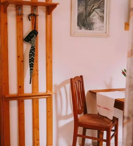 تختخواب و صبحانه Bosnyák Panzió