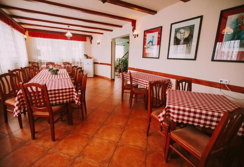 تختخواب و صبحانه Bosnyák Panzió