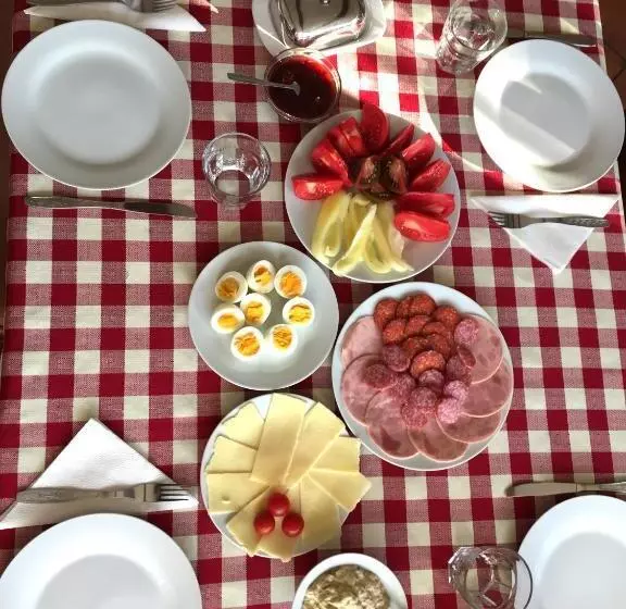 تختخواب و صبحانه Bosnyák Panzió