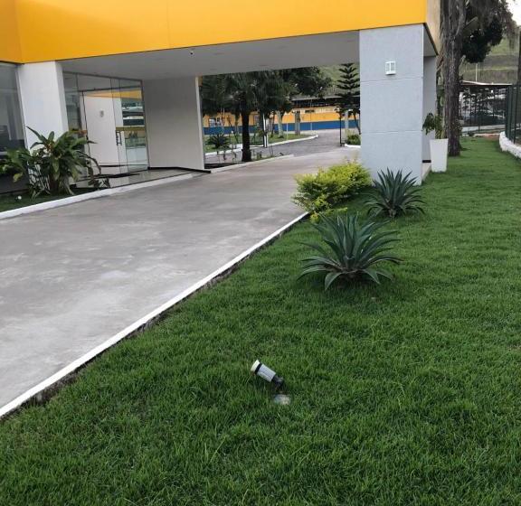 בית מלון כפרי Roni