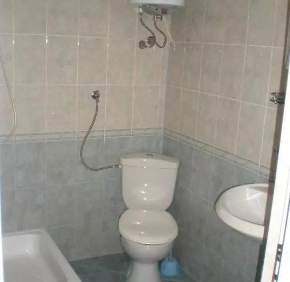 هتل Strajica