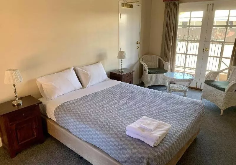 モーテル Settlers Hotel York