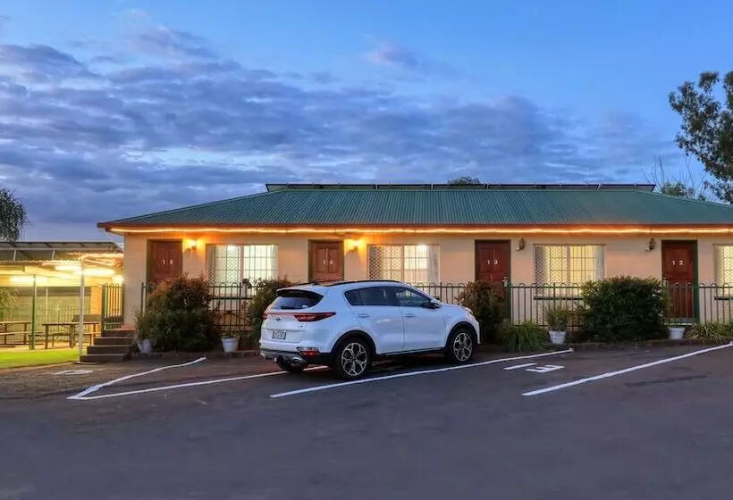 Golden Peak Motel Peakhill