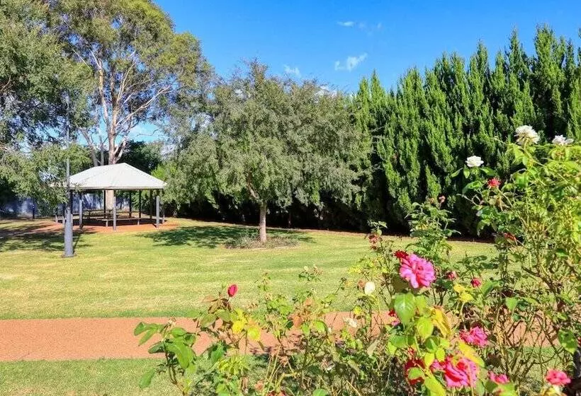 Golden Peak Motel Peakhill