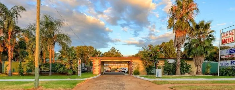 Golden Peak Motel Peakhill