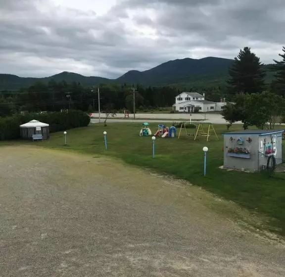 Motelli Four Seasons Motor Inn