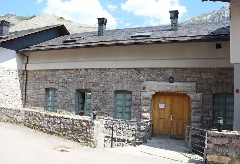 فندق Balneario Caldas De Luna