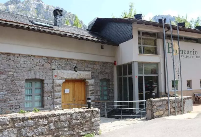 فندق Balneario Caldas De Luna