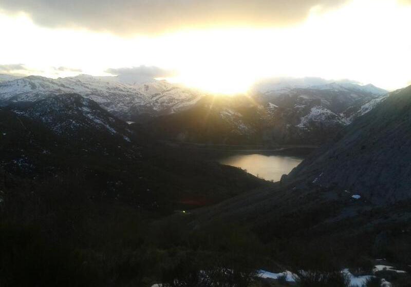 ホテル Balneario Caldas De Luna