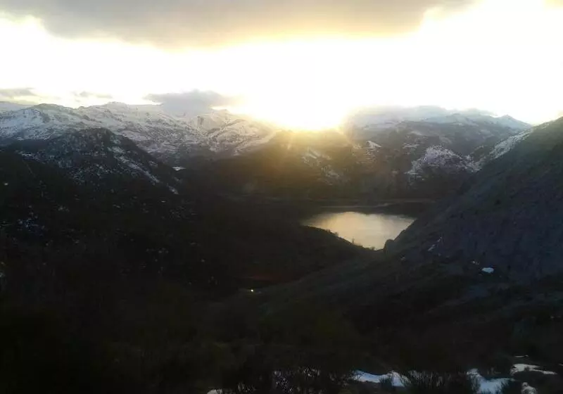 فندق Balneario Caldas De Luna