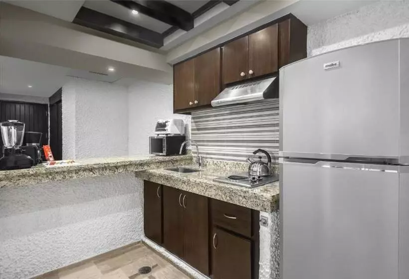 Hotel El Cid El Moro Beach