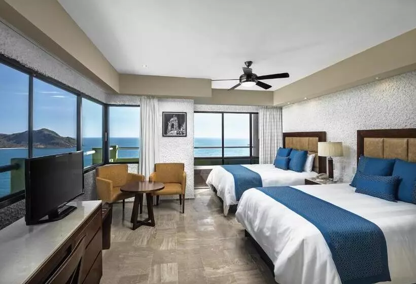 Hotel El Cid El Moro Beach