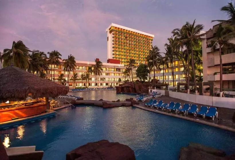 Hotel El Cid El Moro Beach