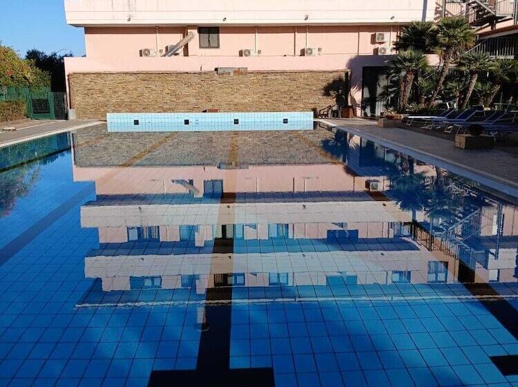 בית מלון כפרי Green Sporting Club