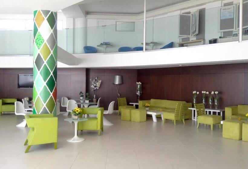 Limanaki Beach Hotel & Suites