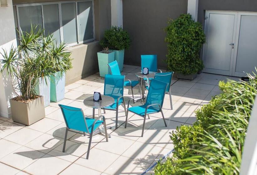 Hotel Maran Suites & Towers