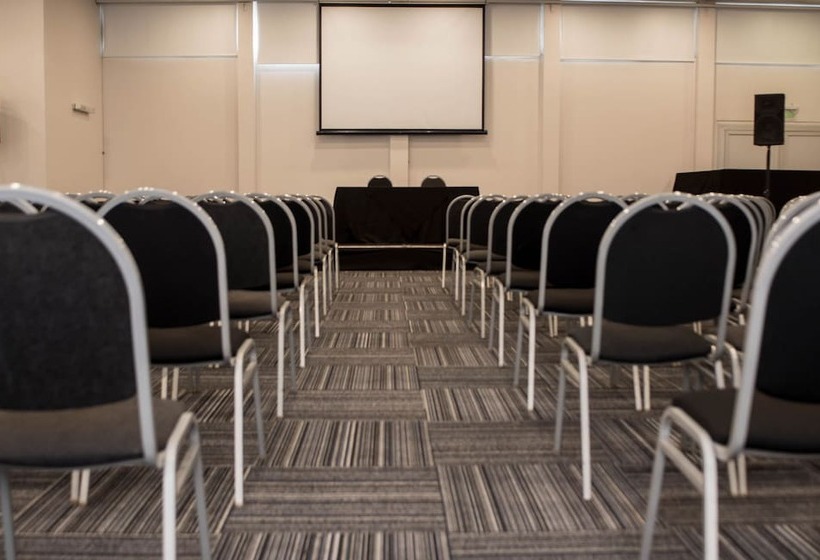 Hotel Maran Suites & Towers