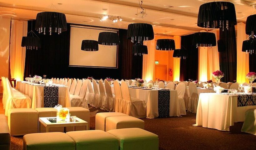 Hotel Maran Suites & Towers