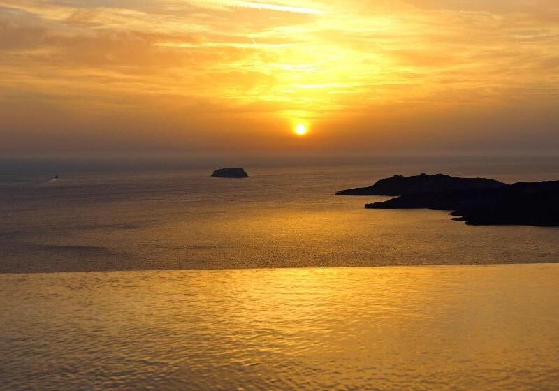 Lilium Hotel Santorini