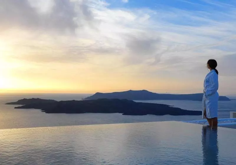 Lilium Hotel Santorini