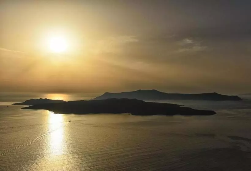 Lilium Hotel Santorini