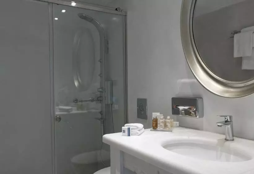 Lilium Hotel Santorini