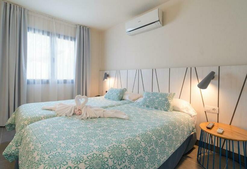 Relaxia Lanzasur Club Aqualava Water Park