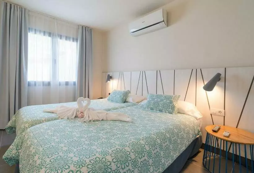 Relaxia Lanzasur Club  Aqualava Water Park