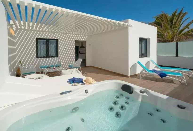 Relaxia Lanzasur Club  Aqualava Water Park