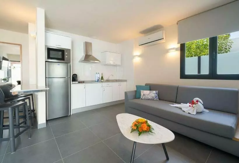 Relaxia Lanzasur Club  Aqualava Water Park