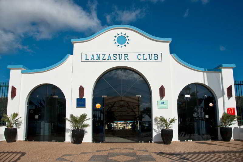 Relaxia Lanzasur Club Aqualava Water Park