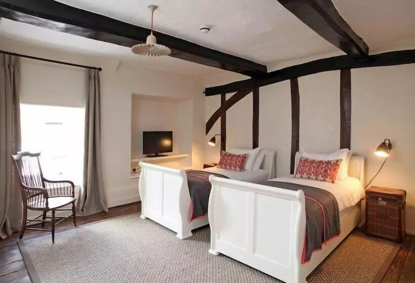 Retkeilymaja Black Lion