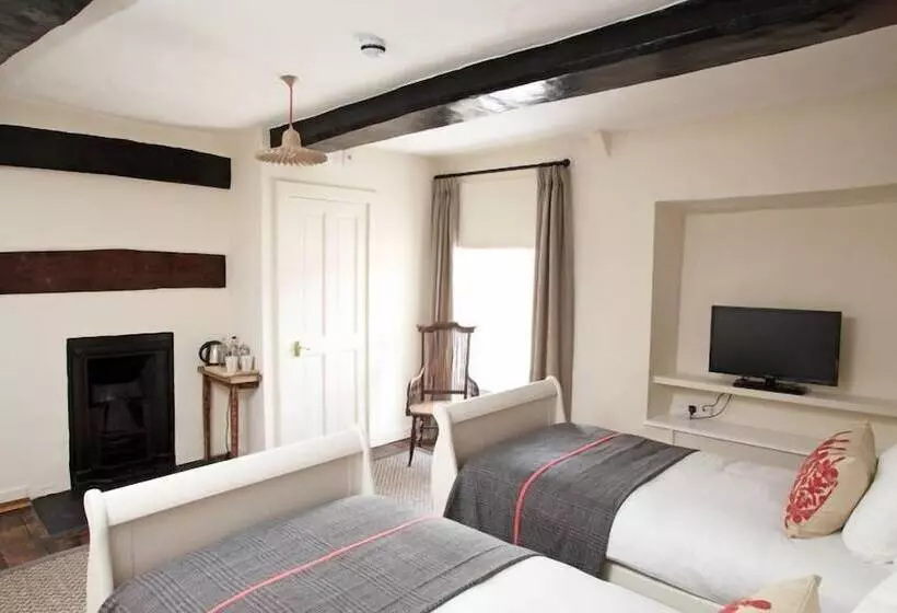 Retkeilymaja Black Lion