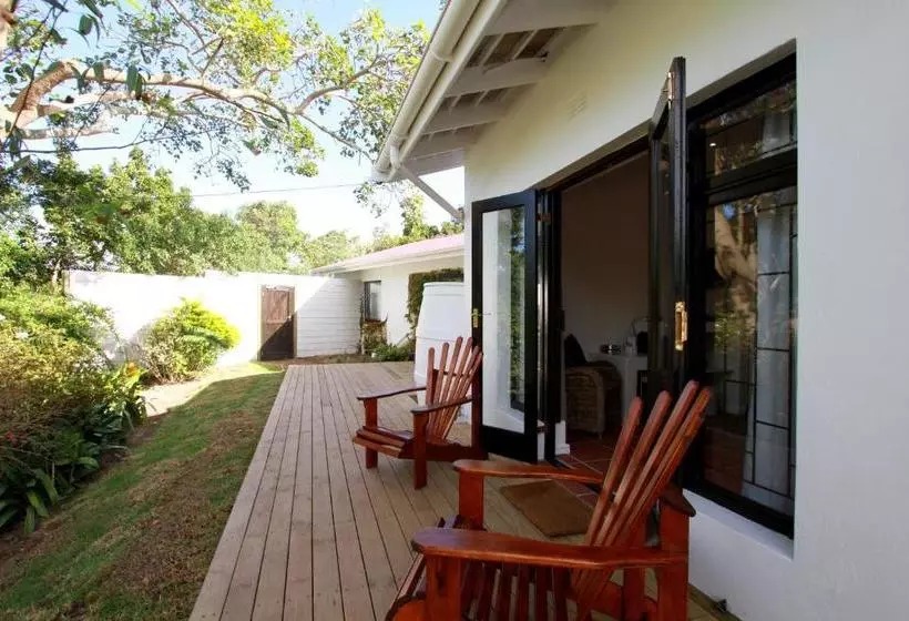 ペンション Long Story Guest House