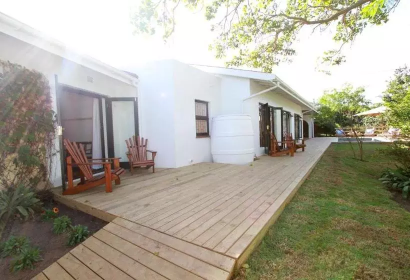 ペンション Long Story Guest House