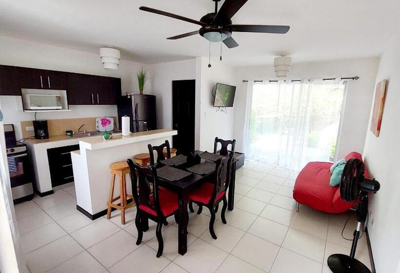 Villa Privada Con Jacuzzi Herradura Jaco