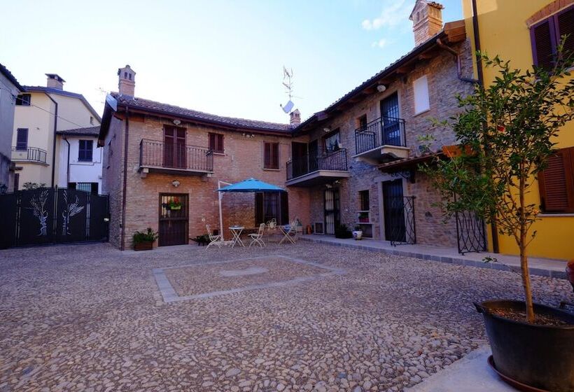 בית מלון כפרי B&b La Corte Suites