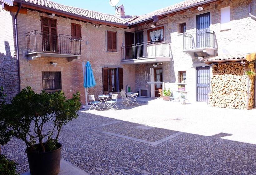 בית מלון כפרי B&b La Corte Suites