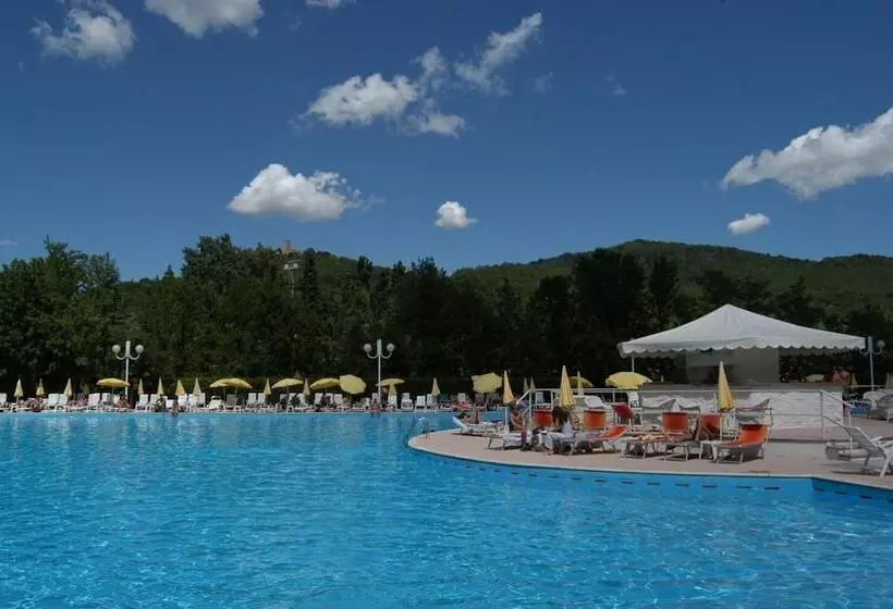 هتل B&b La Corte Suites