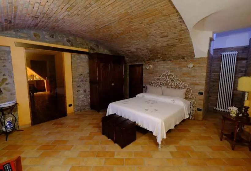 هتل B&b La Corte Suites