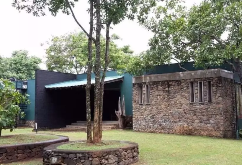 Hotelli Birds Park Polgahawela