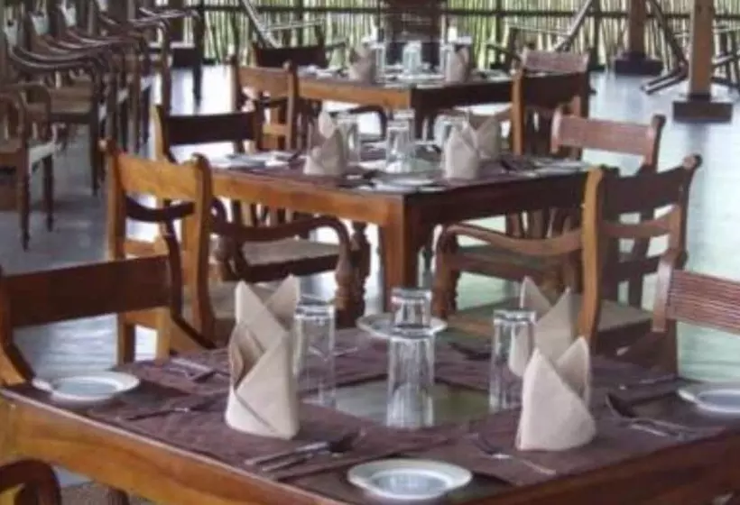 Hotelli Birds Park Polgahawela