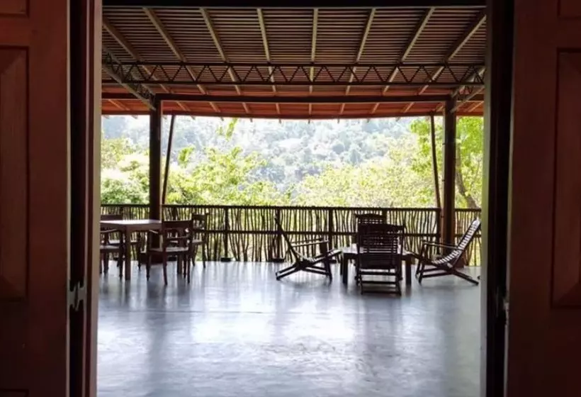 Hotelli Birds Park Polgahawela