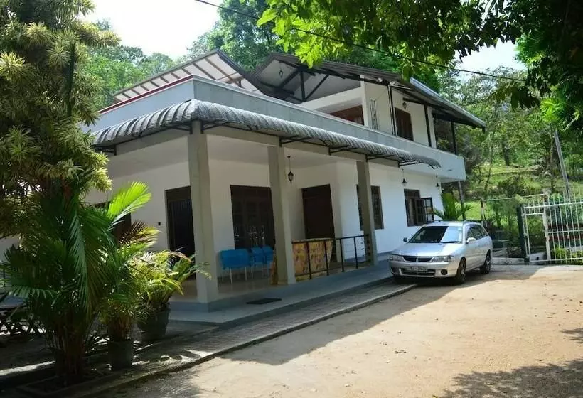 Hotelli Elkaduwa Bungalow