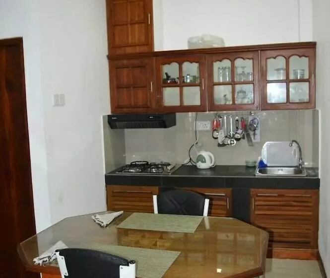 Hotelli Elkaduwa Bungalow