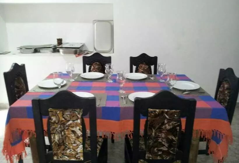 Hotelli Elkaduwa Bungalow