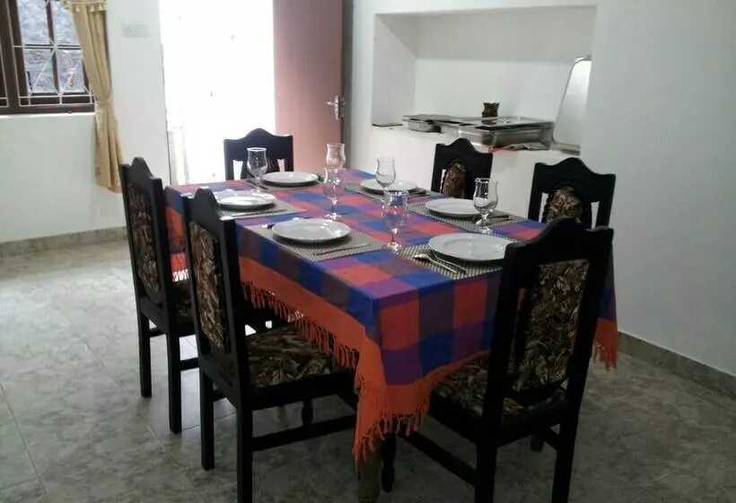 Hotelli Elkaduwa Bungalow