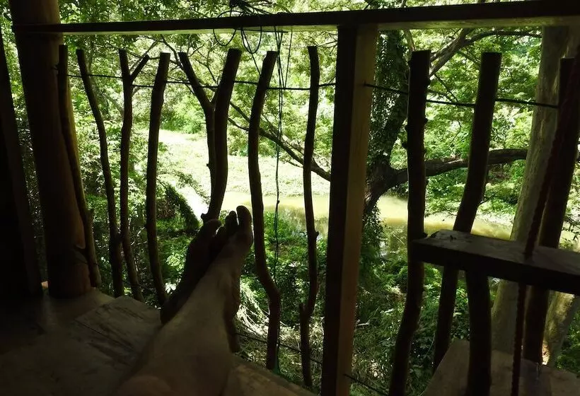 Hotelli River Side Cabana