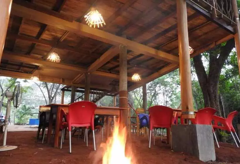 Hotelli River Side Cabana